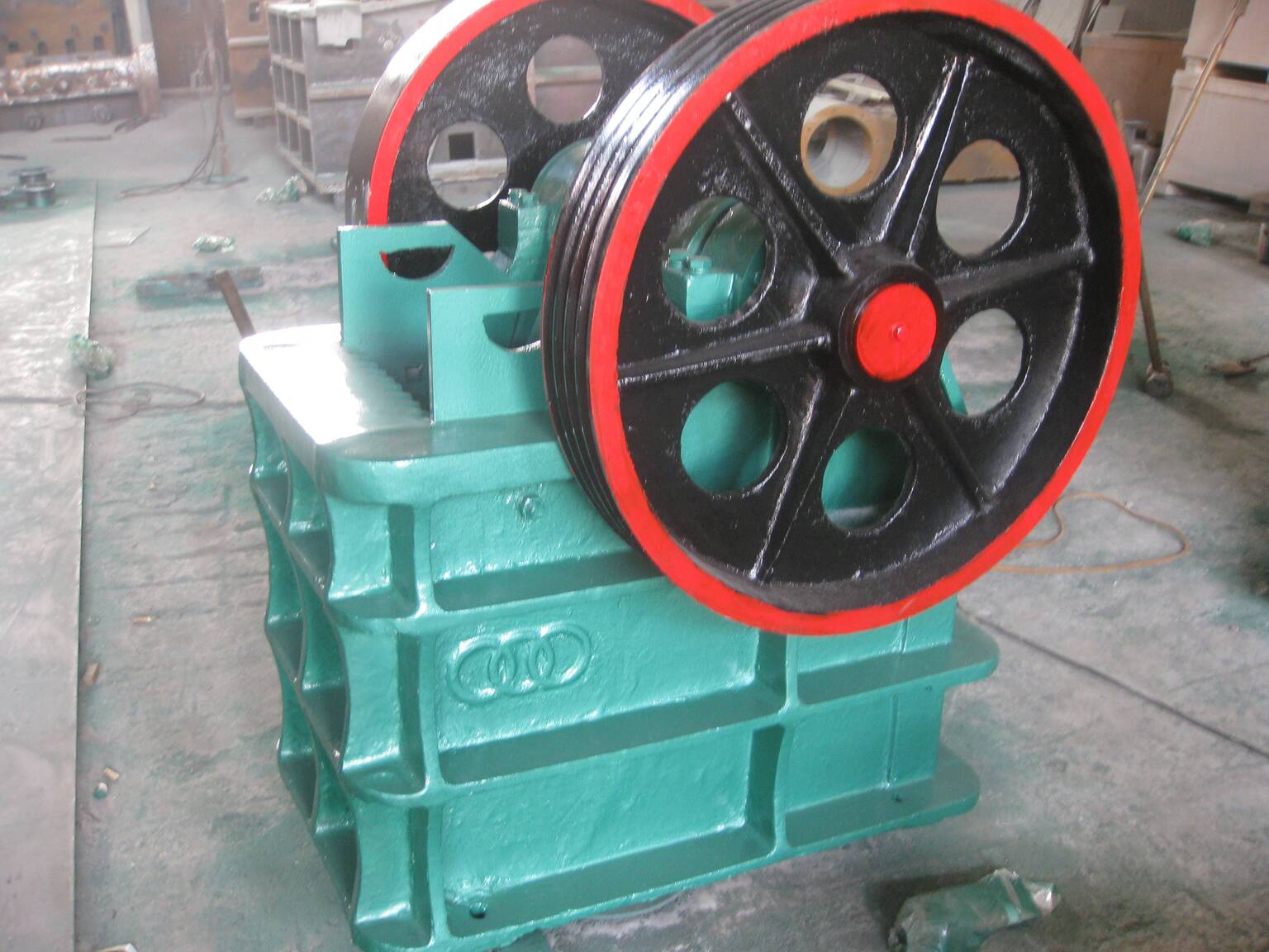 Jaw crusher PE200X300 (3)