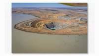 Fly Over of Barrick Gold's Mine in Lake Cowal, 4 February 2013