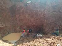 Open pit and gold panning in Uganda