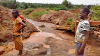 These children are washing mercury polluted ores on the mining site in Uganda