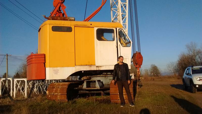 Jean Louis in front of the crane