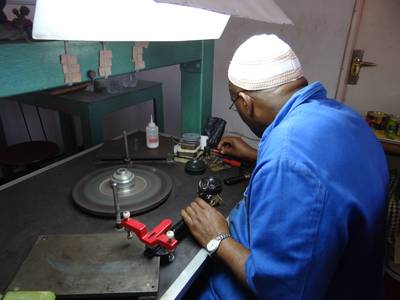 https://www.startyourowngoldmine.com/images/syogm/tanzania/2012/09/2012-09-12/400/DSC04401.JPG