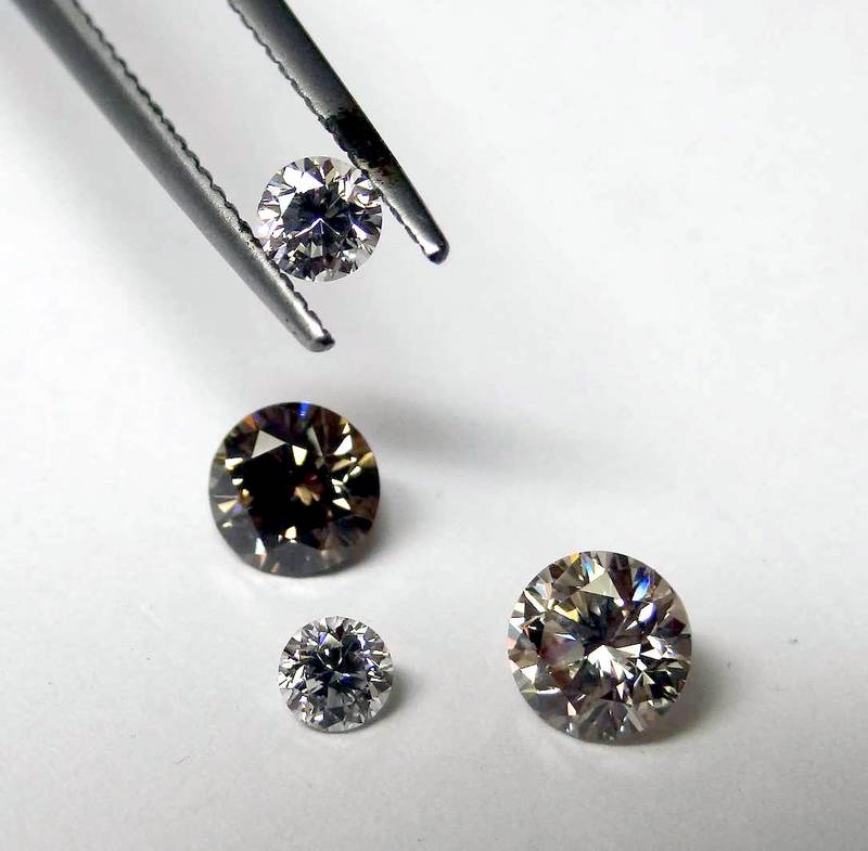 Beautifully polished diamonds by GOLDIVANTI LP