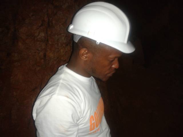 https://www.startyourowngoldmine.com/images/syogm/tanzania/2012/12/2012-12-18/640/2012-12-18-14.33.43.jpg