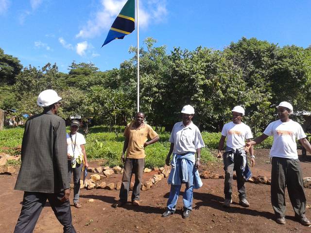 https://www.startyourowngoldmine.com/images/syogm/tanzania/2012/12/2012-12-18/640/2012-12-18-15.16.38.jpg