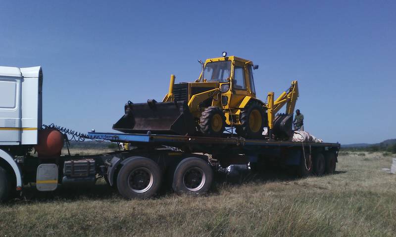 Wheel loader in Tanzania transported to the site