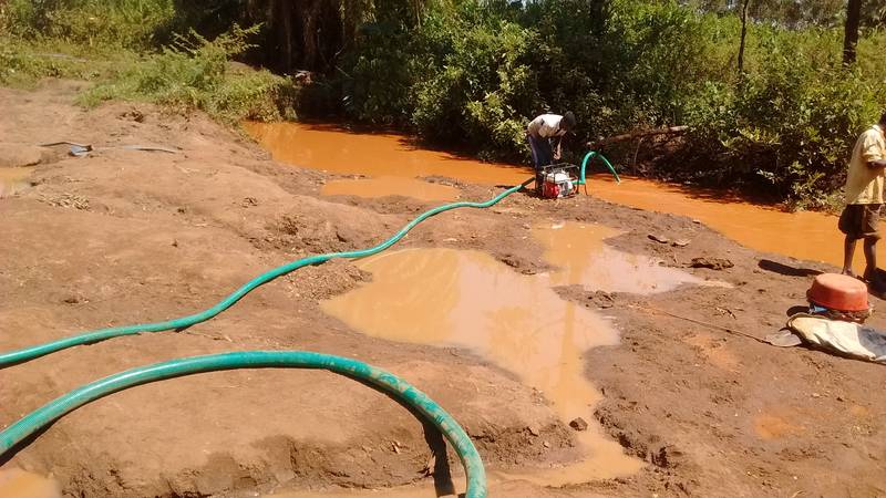 The setup of the pump for the dredge test on river Okame in Uganda