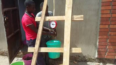 Weight of buckets and concentrates are measured