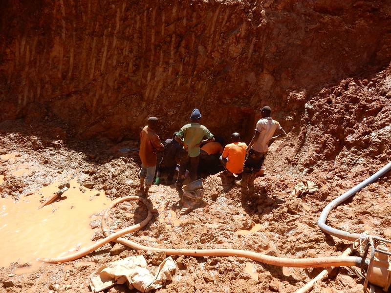 Miners at ore in sight